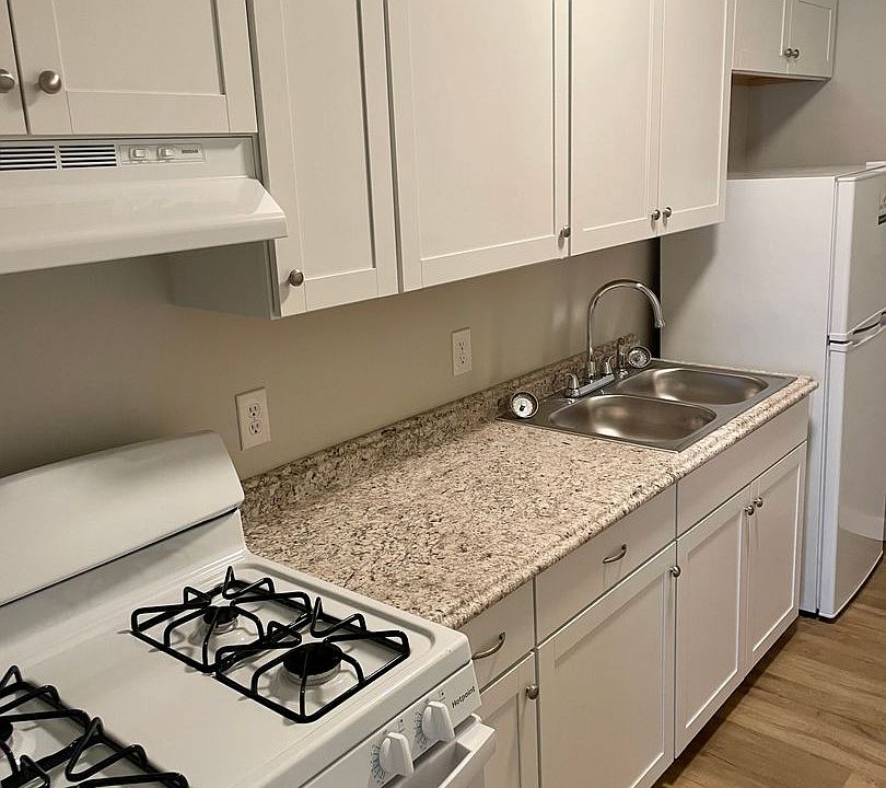 1st image of 412 W Market St #2