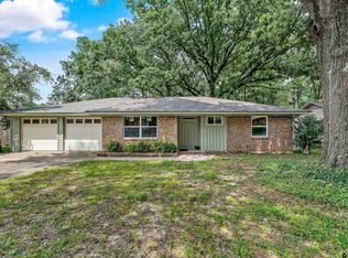 3300 Greg Ln, Tyler, TX 75701