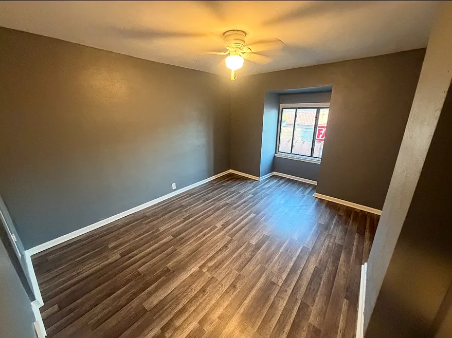 3 bed, $1,695 — Photo 2