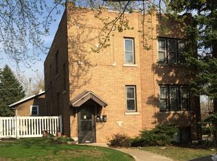 900 Wilcox St APT 3, Joliet, IL 60435
