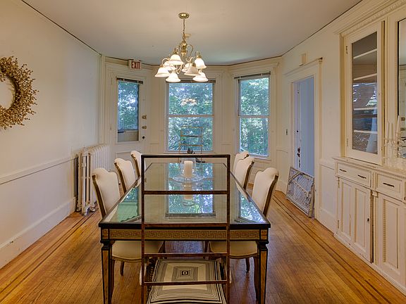 3rd image of 25 Rosehill Ave