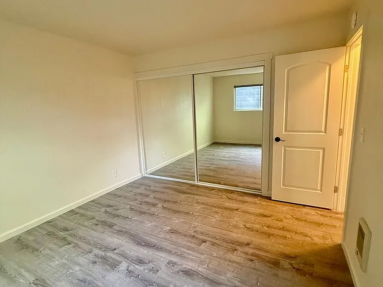 467 S Fowler St — Photo 6