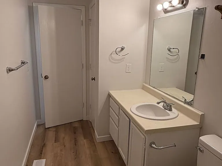 1900 Windemere Dr — Photo 10