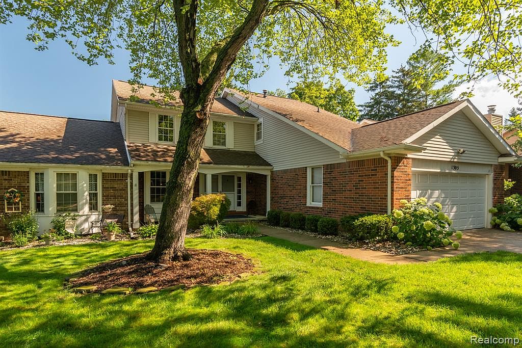1305 Glenmeadow Ln, East Lansing, MI 48823 Zillow