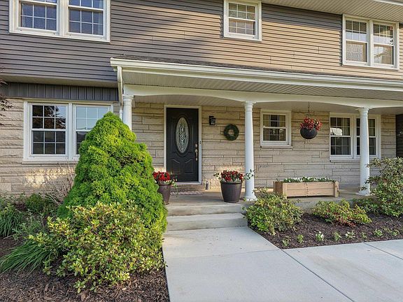 2nd image of 24328 Elmhurst Dr