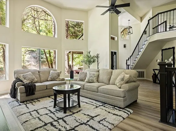 28670 Shenandoah Dr, Lake Arrowhead, CA 92352