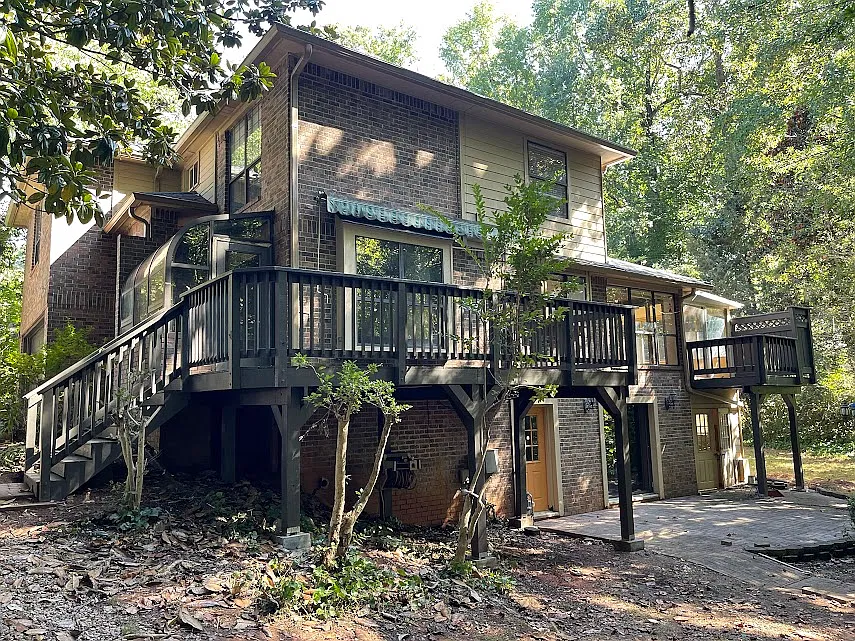 1300 Barkwood Pl — Photo 3