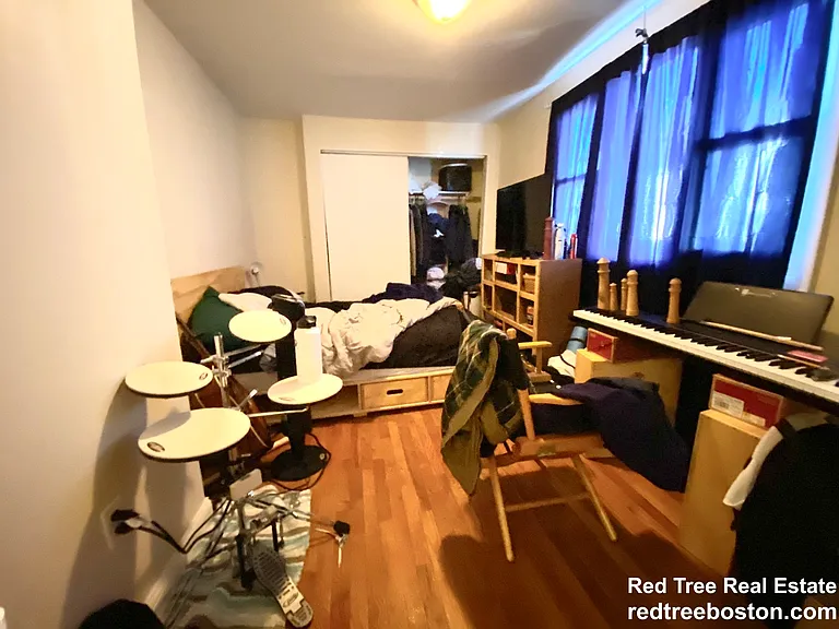 238 Everett St #2 — Photo 6