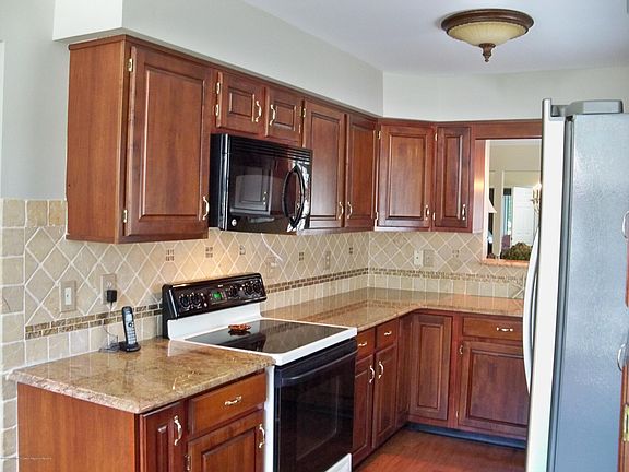 3rd image of 1613 Sweetbay Dr