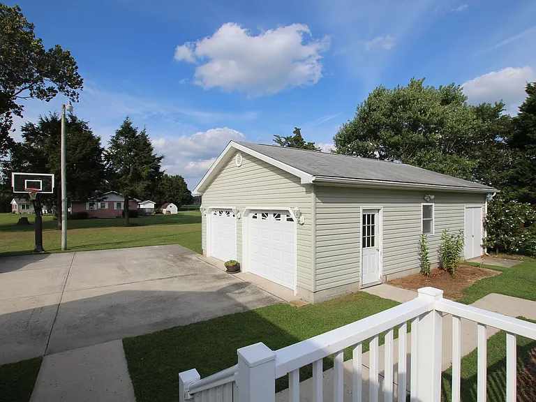 26499 Hollyville Rd — Photo 4