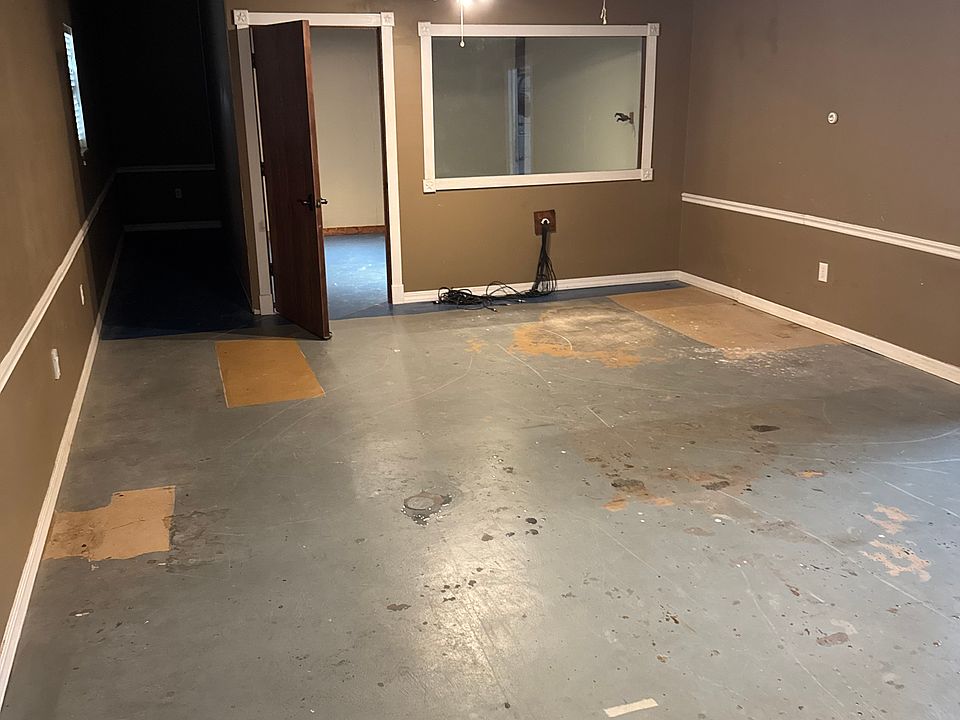 1st image of 117 Burr Oak Dr #2