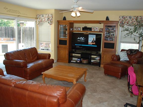 3rd image of 2121 Crescent Ave