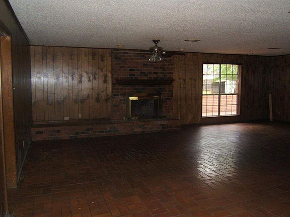 3rd image of 12 Luray Dr #1