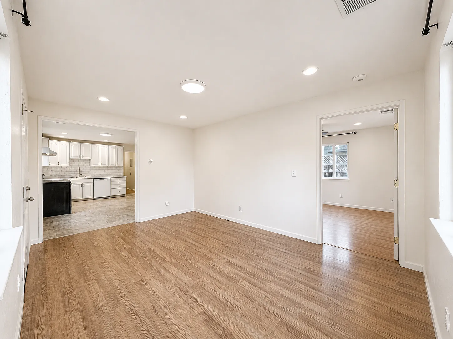 1 bed, 950 sqft, $1,500 — Photo 4
