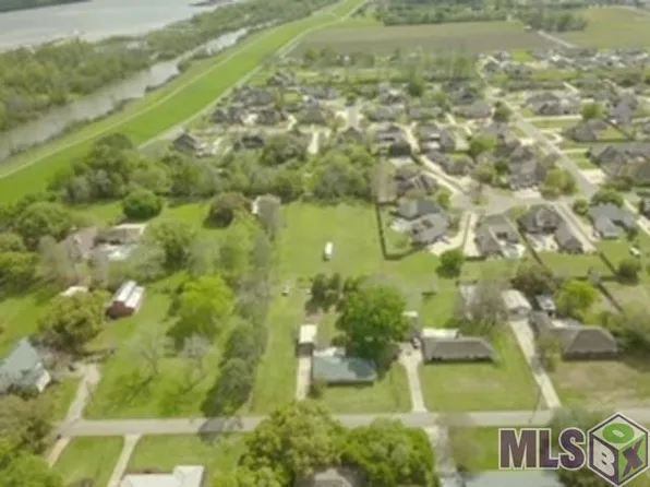1807 Antonio Rd, Port Allen, LA 70767