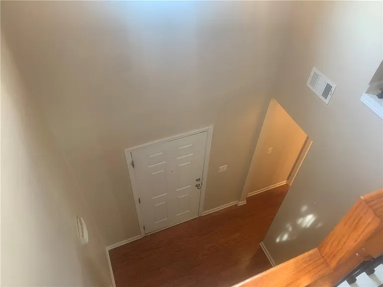 121 Creekwood Trl — Photo 5