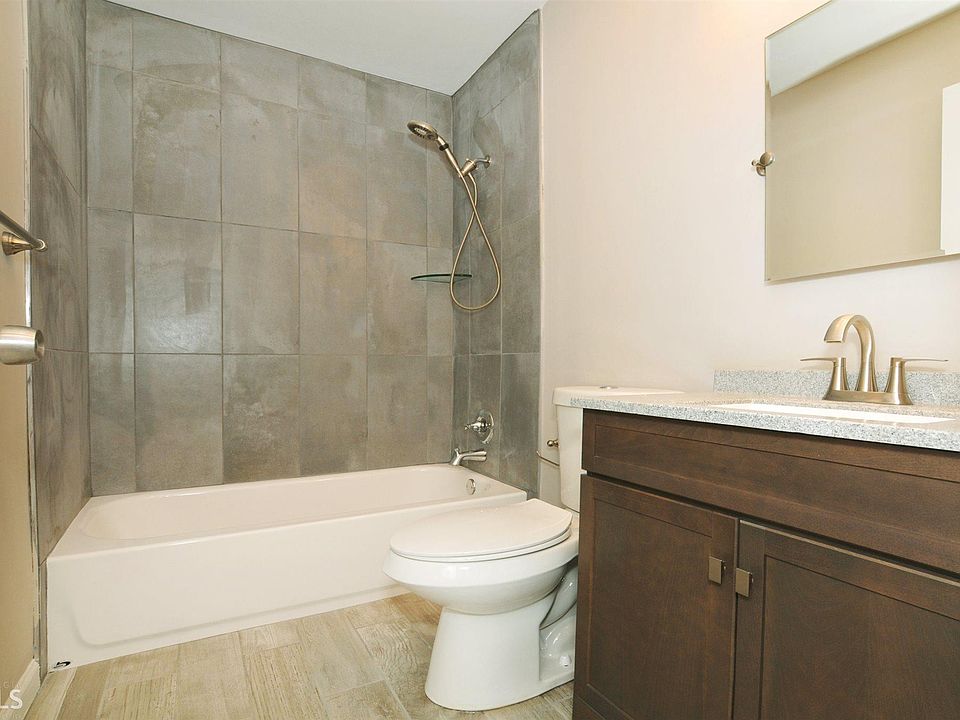 1st image of 598 Charing Cross Dr
