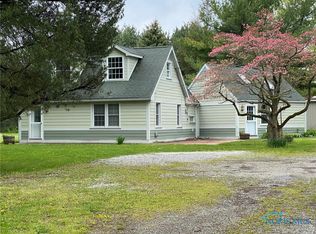 1942 Holloway Rd, Holland, OH 43528