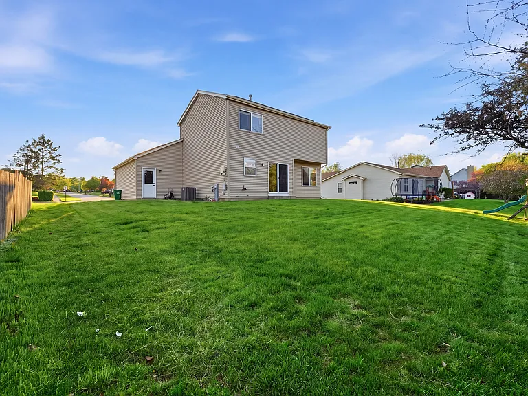 950 Donnelly Pl — Photo 41