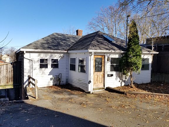 2nd image of 579 Park Ave
