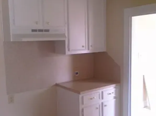 704 Leonard Dr, Bryan, TX 77803