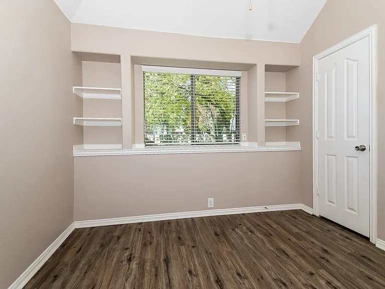 2224 Kingsdale Ct — Photo 13