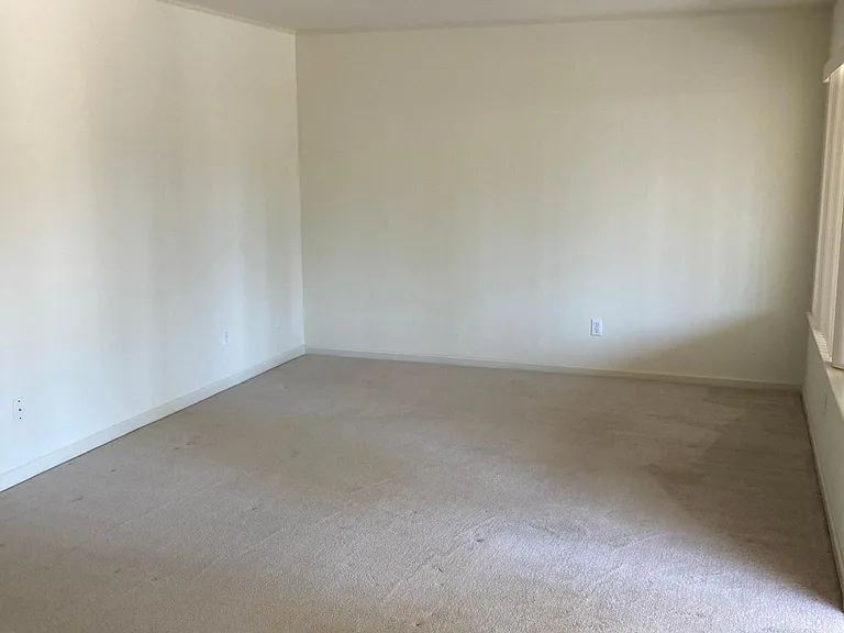 1020 Florence Ln #11 — Photo 4