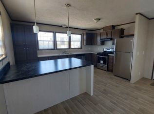 380 Sapphire Cir, Dubuque, IA 52001