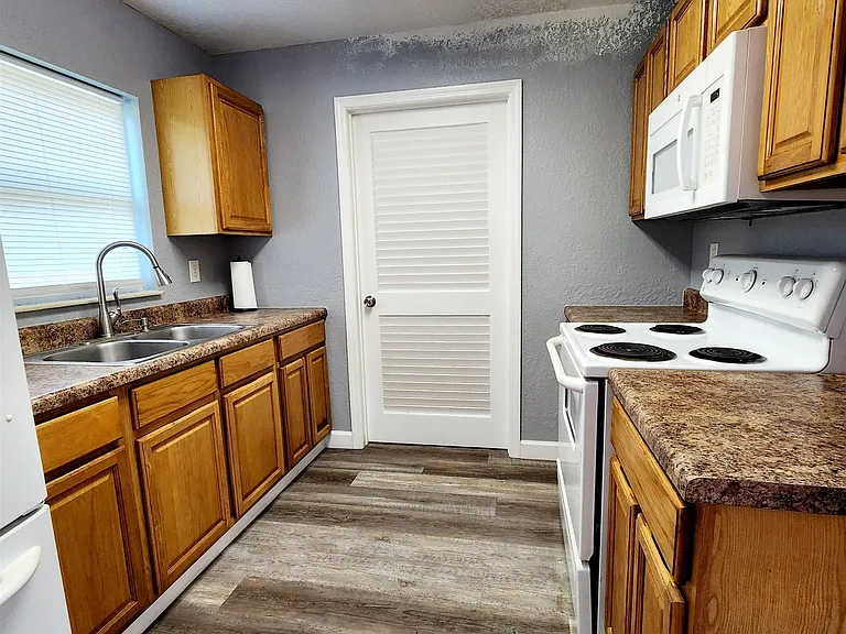 206 Alice St — Photo 10