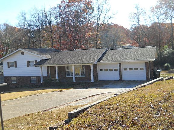 3rd image of 4805 Montcrest Dr