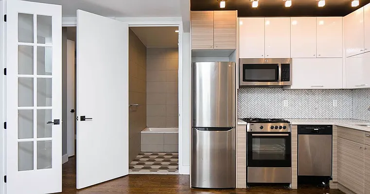 Rented by EXR | media 18