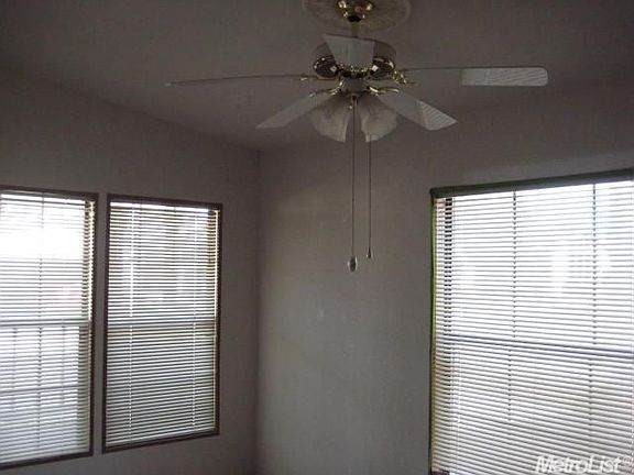 3rd image of 338 Garfield Way