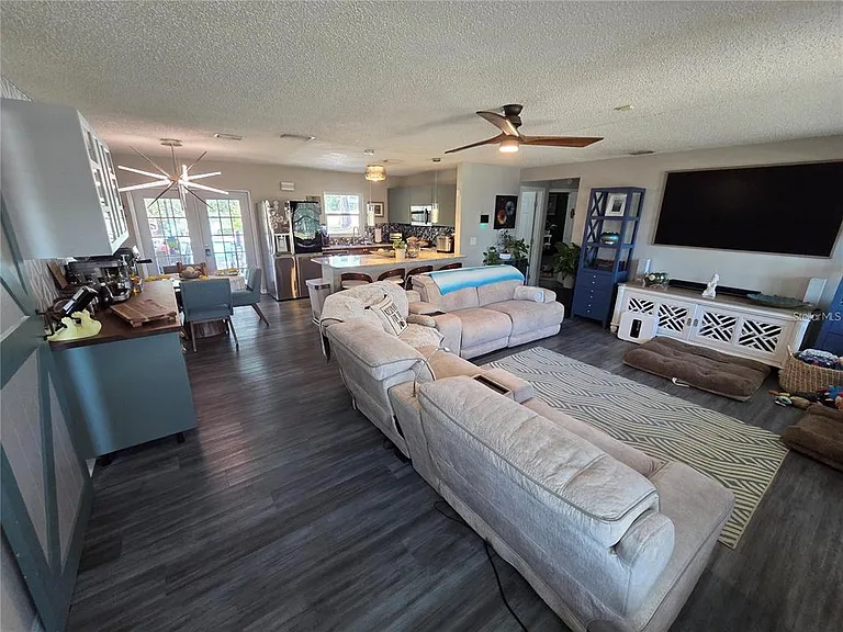 6301 S Renellie Ct — Photo 2