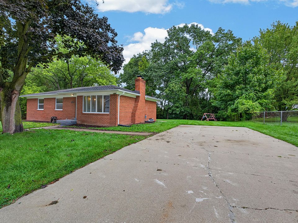 1652 Charleston Ave, photo 5