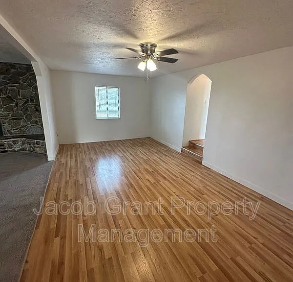 4590 N 15 E — Photo 17