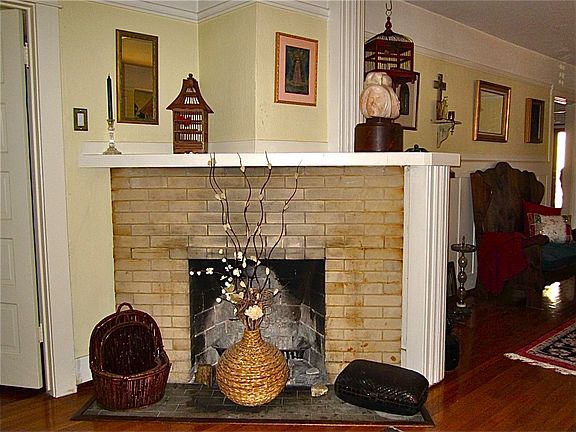 Fireplace with Mantle