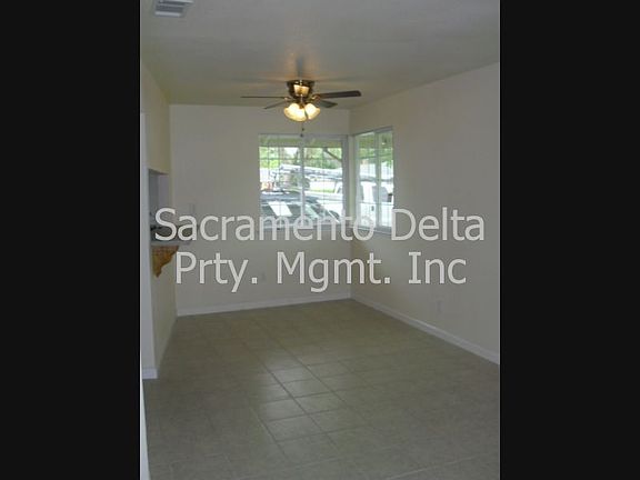 3rd image of 1340 Gladstone Dr