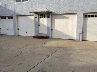 811 1/2 E Nutwood St #811-1/2, Inglewood, CA 90301