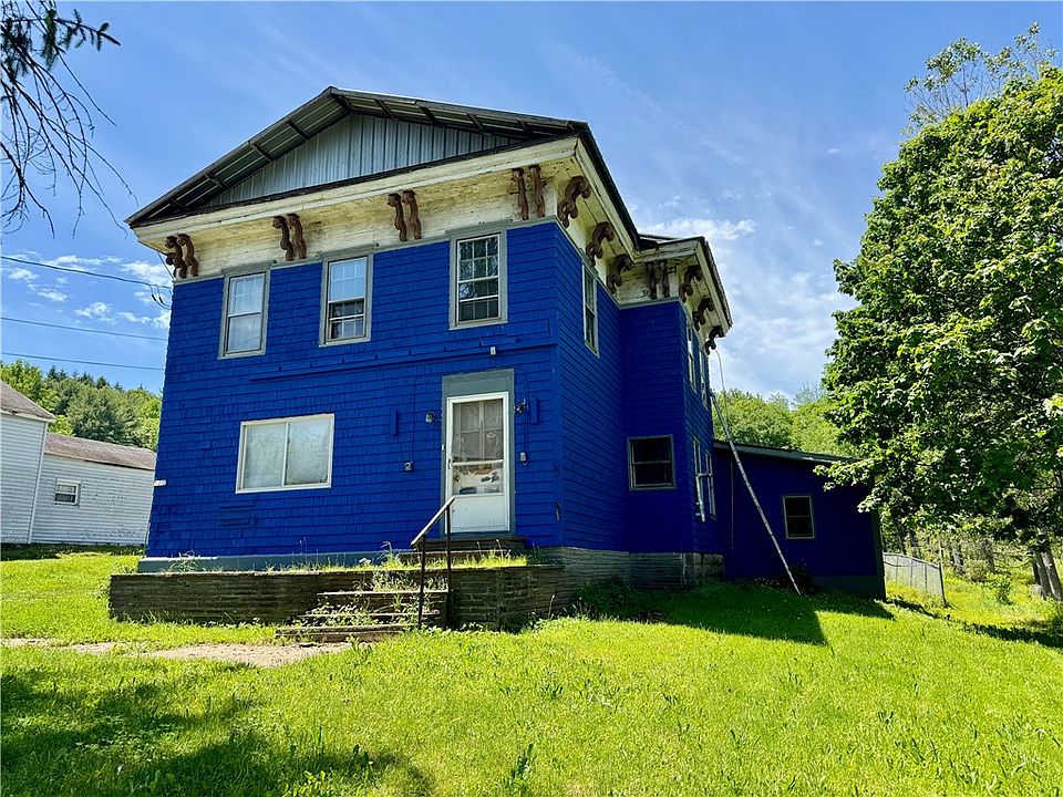 1st image of 136 Merchant St