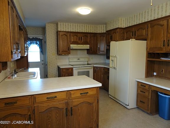 5th image of 1211 Edgewood Dr