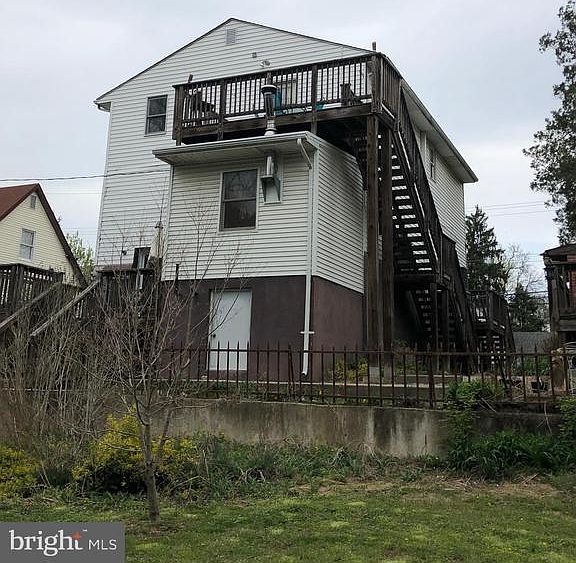 2nd image of 522 Main St