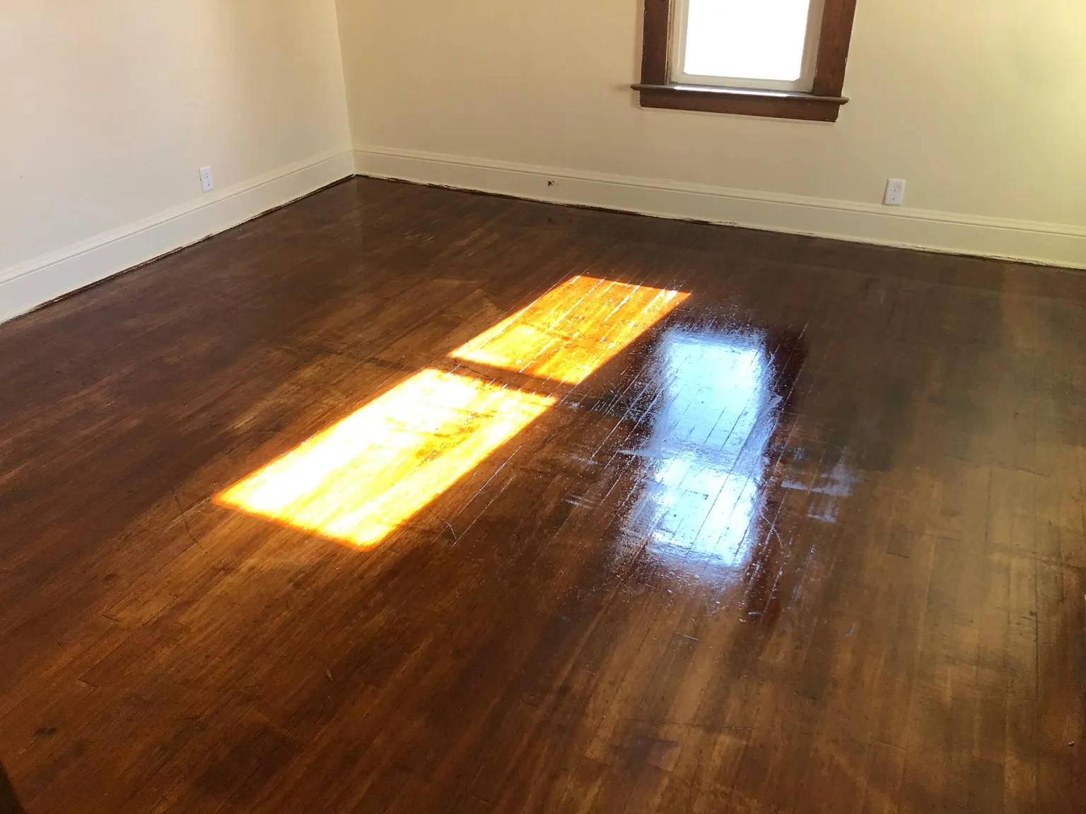 3 bed, 1.5 bath, 1160 sqft, $1,050 — Photo 4