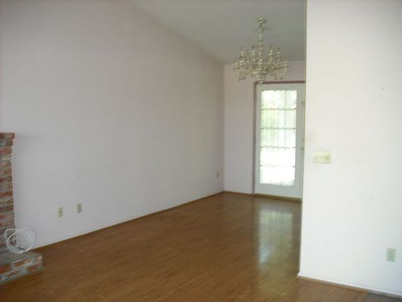 3rd image of 3504 Larchwood Dr