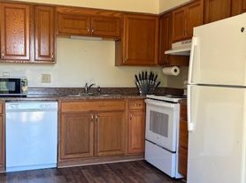 2585 Four Seasons Dr, Columbus, OH