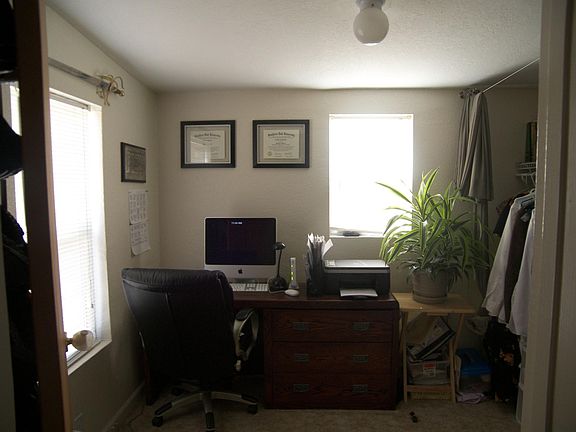 4th image of 709 W Link St