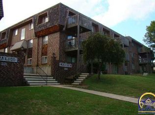 3121 SW Macvicar Ave APT 302B, Topeka, KS 66611