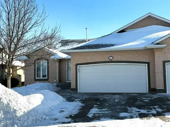 UNIT 27-330 Stodola COURT, Saskatoon, SK S7N 4N9