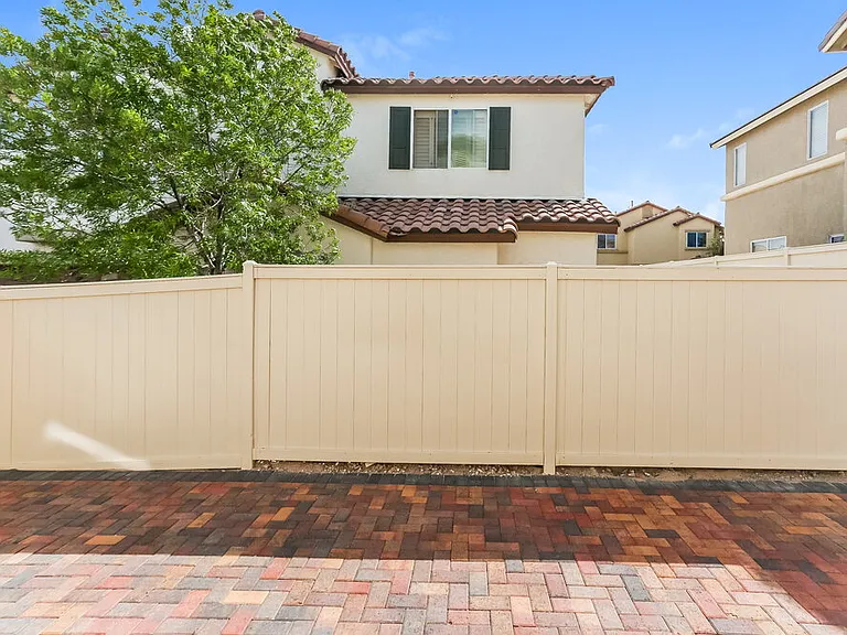 8329 Wildwood Glen Dr — Photo 16