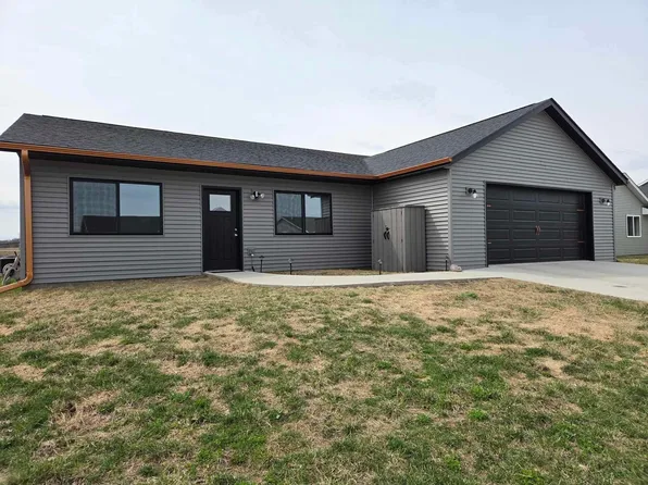 1942 Brownell St, Saint Charles, MN 55972