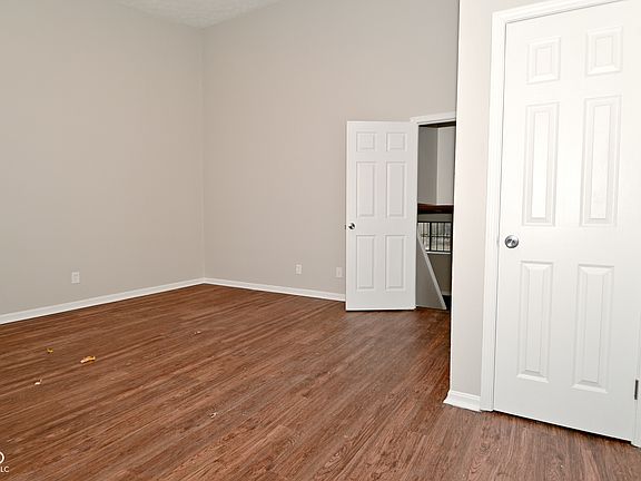3rd image of 4114 Luxembourg Cir E